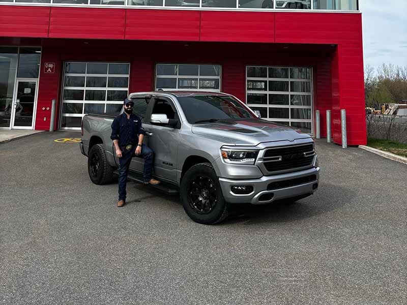 Avis client: Dodge Ram 1500 Sport 2021 financé avec Prêt Auto Partez